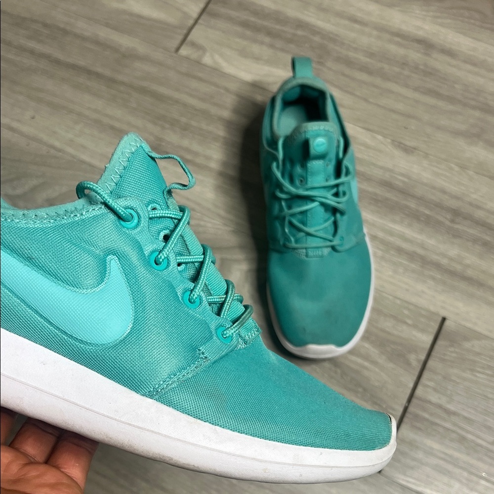 Nike Women's Teal Sneakers - Picture 6 of 11